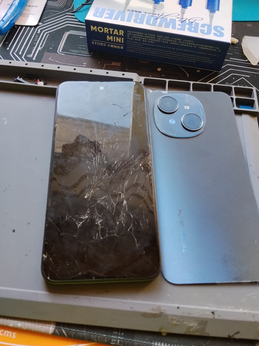 Tecno Spark: заміна розбитого дисплейного модуля